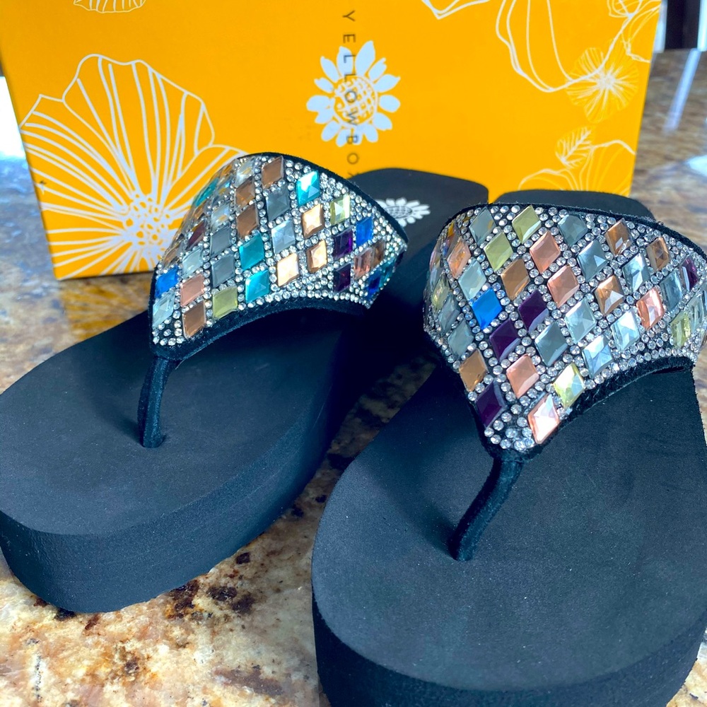 💖💖Yellow box gem sandals 💖💖
